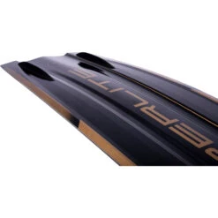Hyperlite Rusty Pro Rusty Malinoski Signature Boat Wakeboard -Sports Gear Store 2023 Hyperlite Wakeboard Rusty Pro Detail 1