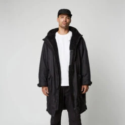 Mystic DTS Poncho Explore [DARK TECH SERIES] - Black -Sports Gear Store 2023 Mystic DTS Poncho Black 3